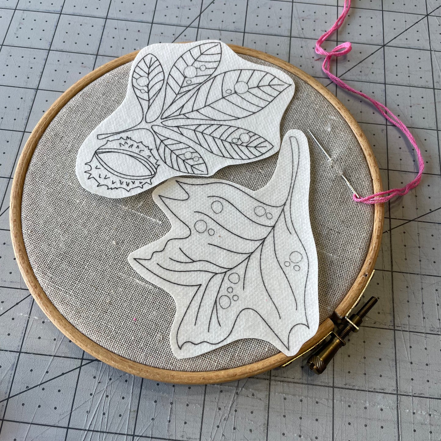 Modèles à broder hydro-solubles - 2 modèles moyens formats